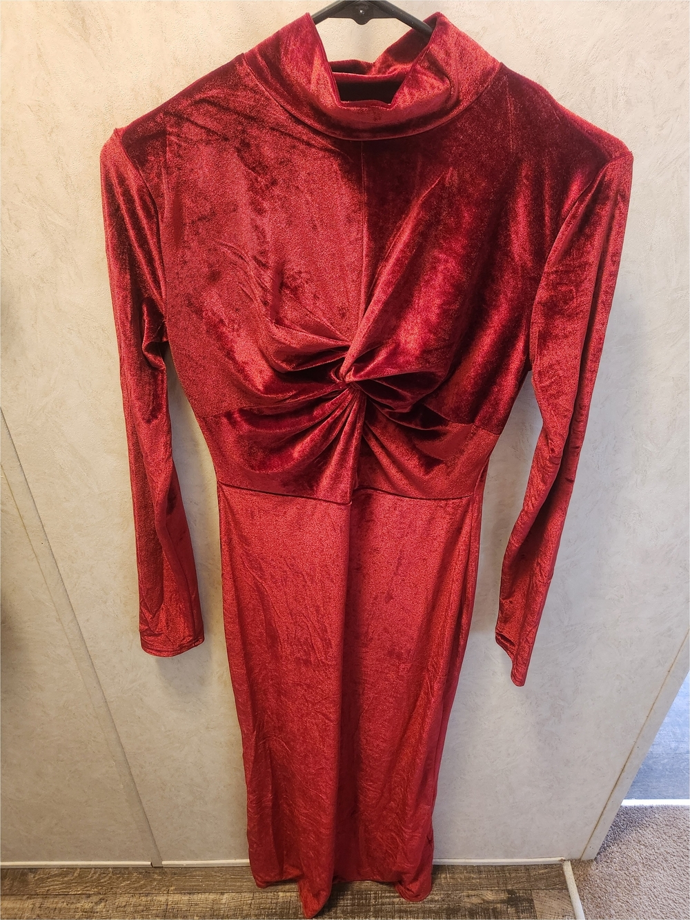 Commense Red Velvet Twist-Front Long Sleeve Dress